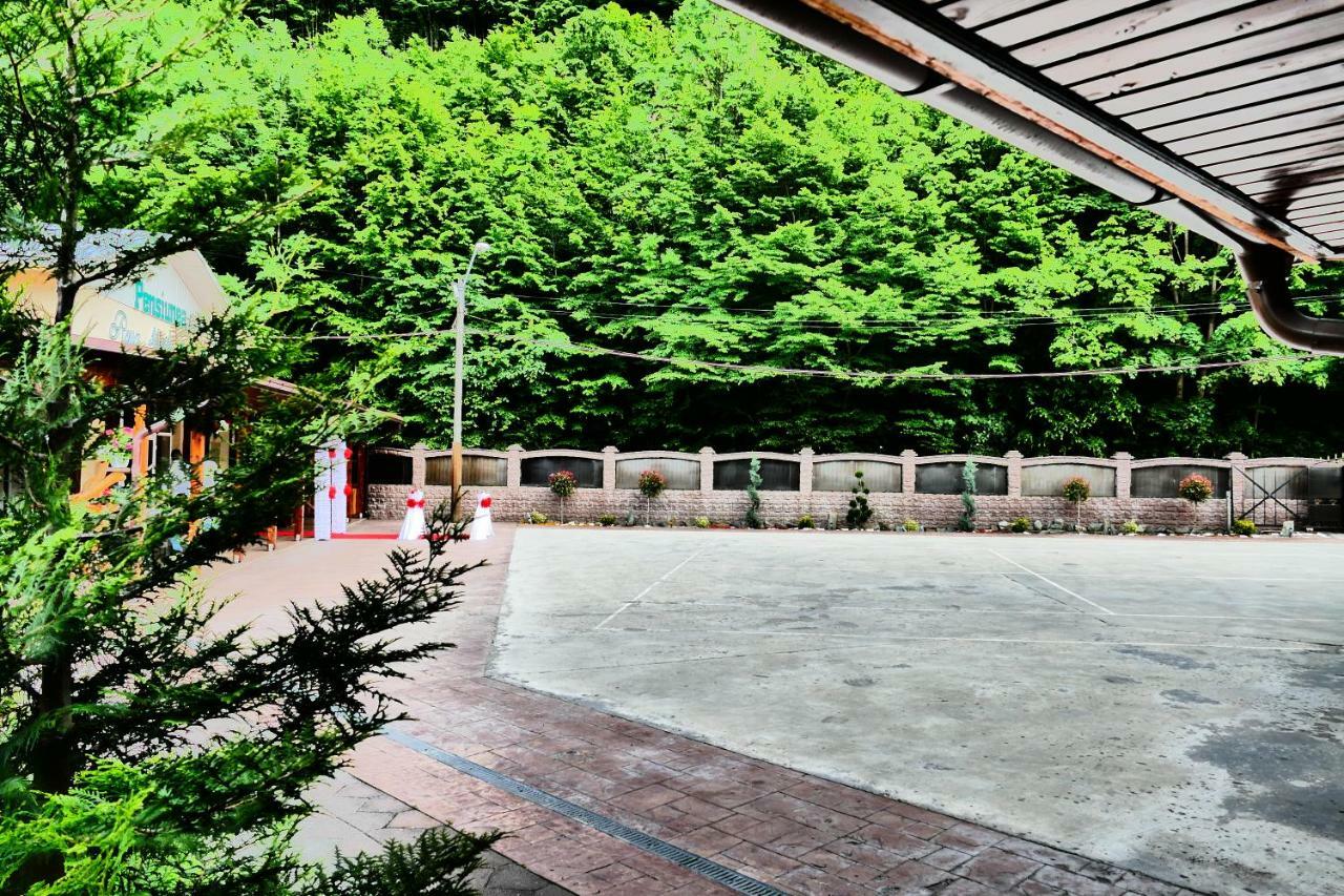 Hotel Pensiunea Roua Florilor Anina Exterior foto