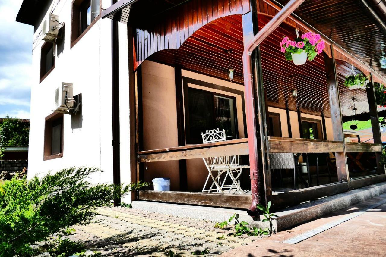 Hotel Pensiunea Roua Florilor Anina Exterior foto